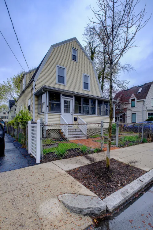 /images/uploads/single-family-allston-4-bedroom.jpg_.jpg